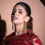 Sanjana Sanghi Instagram - Growing up in Delhi, Ganpati Visarjan isn’t something I was accustomed to. Ever since I moved to Mumbai a few years ago, the days of Ganpati have a different current racing through our streets. It is a coming together of people like no other. With lots of Modak, lots of color, togetherness and joy ❤️✨ 👗: @raw_mango • @fizzygoblet • @goldenwindow : @eshaamiin1 Mumbai, Maharashtra