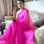 Sanjana Sanghi Instagram - Such a pleasure to be honoured with the “Youth Visionary For Education” at the #ZeeEduFutureAwards 🙏🏻 Thank you for this encouragement. @zeenews @indiadotcom 💕 Serves as a reminder that we’re working in the right direction. This journey of dedicating my time towards working in the sphere of education alleviation, especially for the girl child started back in 2014. It has been one of the most special journeys of my life. With huge hurdles and seemingly impossible problems to solve being thrown at us everyday. But it has been a journey that has not only made me meet the most inspiring leaders, learn so much from them and from all the children that have been a part of my life. And it has made me believe in the true power of collective action, every single day. Abhi toh bohot kuch karna hai. Aur samay bohot kam hai. #YouthEmpowerment #EducationForAll #BrighterFuture #BackToSchool #GenderEquality #SDGs _________ Sarree : @ekayabanaras Jewellery : @houseofreine Heels : @charleskeithofficial Styled by : @medhabahuguna 💄 @yashaswinigupta_makeup @pushkinbhasin Leela Palace New Delhi