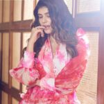 Sanjana Sanghi Instagram - hellloooo ❤️ Posted @withregram • @hellomagindia #HELLOExclusive: • A STAR IS BORN • Fun, full of life, effortlessly stylish and wise beyond her years, Sanjana Sanghi (@sanjanasanghi96) is just getting started. HELLO! straps in to talk about the queen-sized plans this young star has for life and how she was born to act... Grab the May-June issue to read the full interview. . Editor: Ruchika Mehta @ruchikameht05 Writer: Jeena J Billimora @jeena_j_billimoria Photos: Trisha Sarang @trishasarang Creative Direction: Avantikka Kilachand @avantikkak Styling: Anushree Sardesai @anushree_sardesai Assited By: Jhanvi Khatwani @jhanvikhatwani_ Hair: Pushkin Bhasin Makeup: Riya D Sheth Location Courtesy: Balmy, Mumbai @balmymumbai . #SanjanaSanghi #HELLOExclusive #rockstar #bollywoodcelebrities #dilbechara