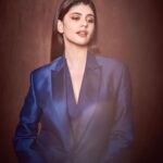 Sanjana Sanghi Instagram - @pankajtripathi and I are coming to you soon with #KadakSingh 💜 I can’t wait! . . . . . _____ Styled by : @castelino_priyanka 👗: @karrtikd @misho_designs @monrowshoes 💄: @riyasheth.makeuphair @chettiarqueensly Mumbai, Maharashtra