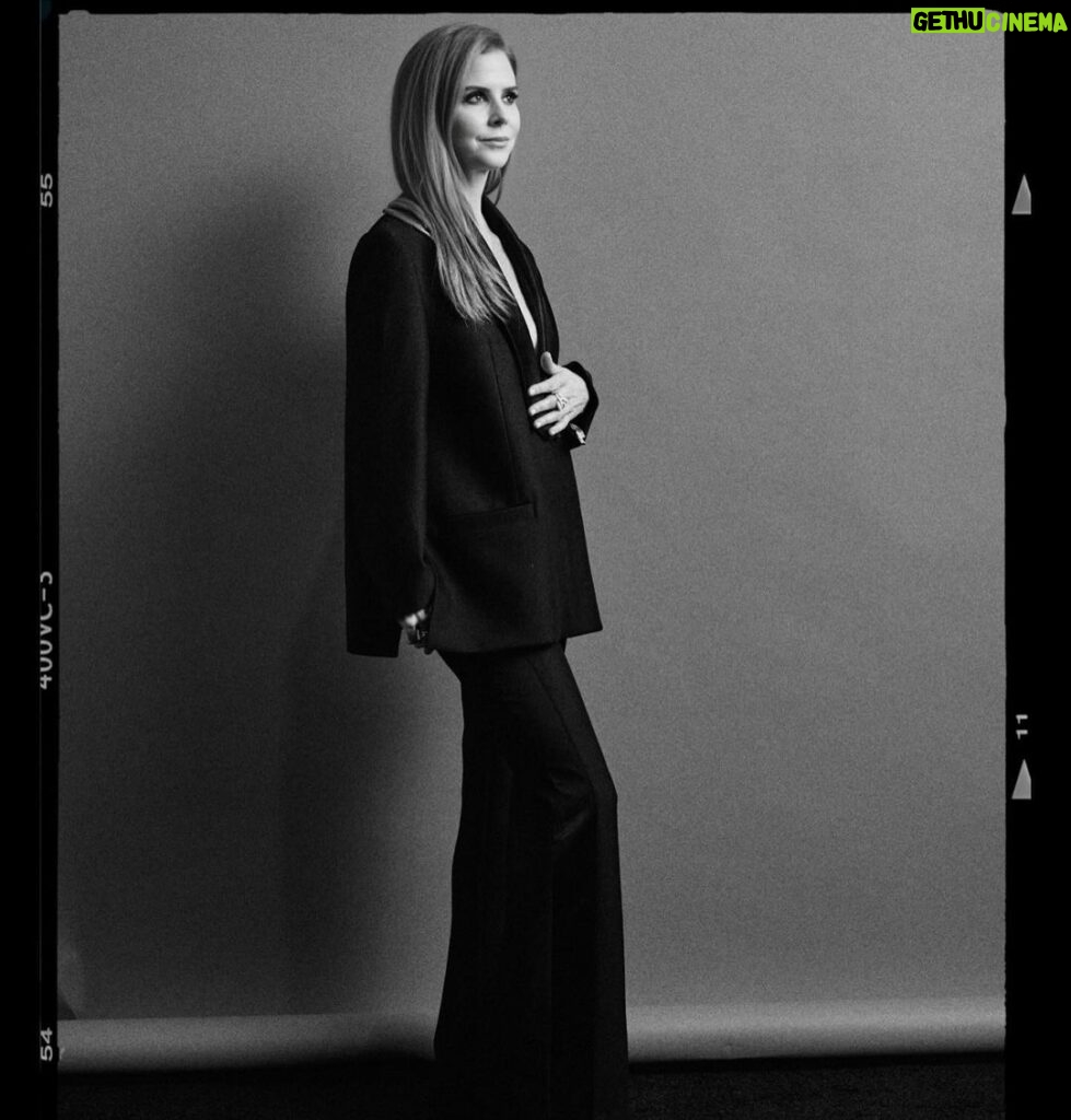 Sarah Rafferty Instagram - Thank you for having me @mptf and thank you for all you do. 💕 Big thanks to @maisonrabihkayrouz 🖤 @louboutinworld @simongjewelry @davestanwell @beau_nelson @hollywoodreporter