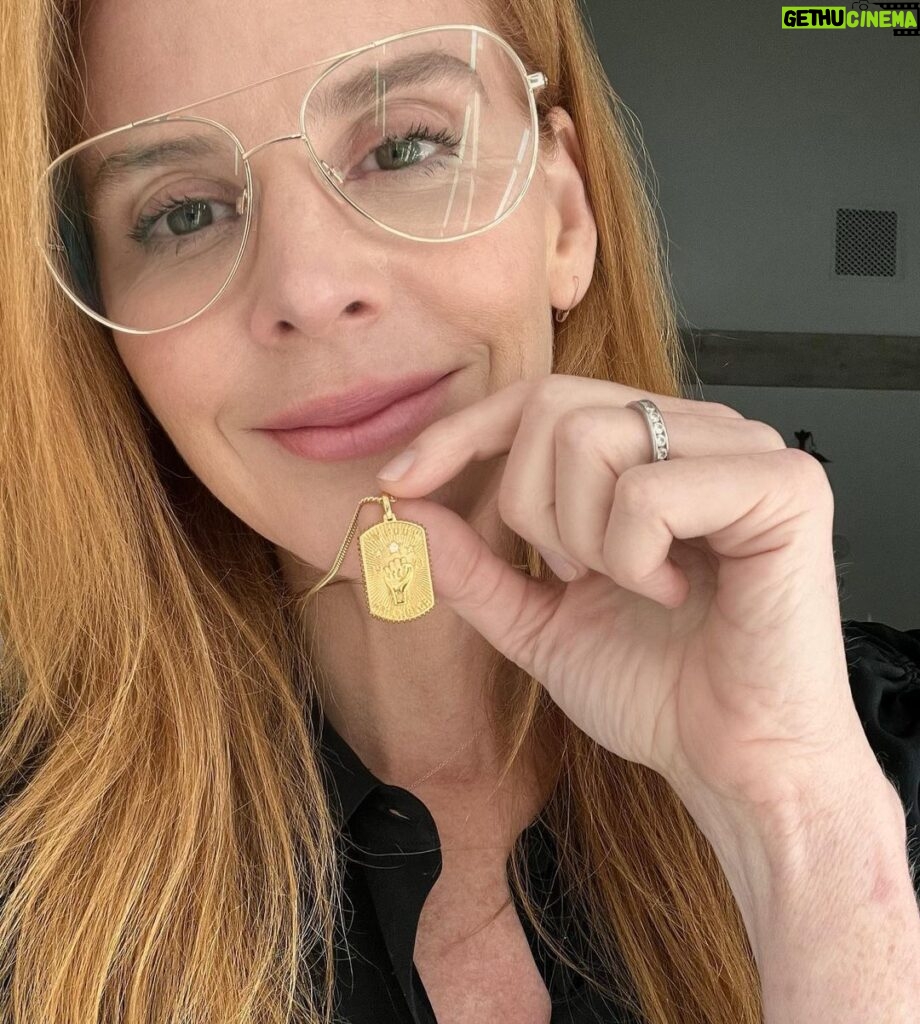 Sarah Rafferty Instagram - We are one year out from the 2024 presidential election. Did you know that 1 in 3 women under 40 has never voted? It’s time for us to #riseupinawe and empower change in the fight for gender equality. 100 percent of the proceeds of these @aweinspired pieces will be donated to organizations supporting women and girls. Thank you @milano_alyssa ❤️