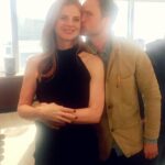 Sarah Rafferty Instagram - You may have heard that this summer Suits, a show we began filming back in 2010 broke streaming records to the tune of billions of minutes. 57.7 billion minutes to be exact. I’ve never been strong at the maths, but I think that number is hard for anybody to wrap their brain around. I’m so insanely grateful that our show has been received in this way, but how do we really metabolize that? My hope is that it’s through connection….I’m thrilled to link arms with my intrepid ever loving brother @patrickjadams as we (re?) watch Suits episode by episode and chat with our extended Suits family from in front of and behind the camera, and of course, with the viewers who made it all possible. I hope you’ll join the conversation, the party, the walk down memory lane and together we can make some meaning out of all that fancy math. More to come soonish, meantime big thanks to Patrick for trusting me to join him on this deep dive, the amazing team @siriusxm for shepherding us, @kikishrader for jumping onboard, and the support and enthusiasm of #Suits creator and all around big daddy @akorsh9.