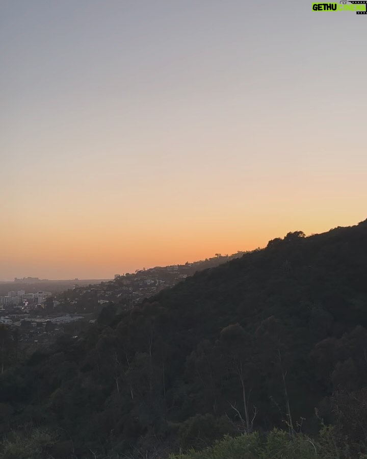 Savannah Clarke Instagram - C O N Q U E R __________________________ It’s not the mountain we conquer but ourselves ____________________________________ #RunyonCanyon #Hike #WalkMore #BackToNature #FreshAir #Exercise #FriendMoments #GettingFit #Sunsets #EveningHikes #LosAngelesWalks #StayFit #Conquer __________________________________ Runyon Canyon