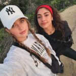Savannah Clarke Instagram - C O N Q U E R __________________________ It’s not the mountain we conquer but ourselves ____________________________________ #RunyonCanyon #Hike #WalkMore #BackToNature #FreshAir #Exercise #FriendMoments #GettingFit #Sunsets #EveningHikes #LosAngelesWalks #StayFit #Conquer __________________________________ Runyon Canyon