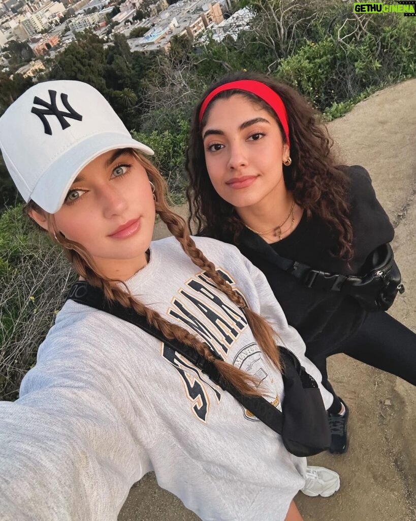 Savannah Clarke Instagram - C O N Q U E R __________________________ It’s not the mountain we conquer but ourselves ____________________________________ #RunyonCanyon #Hike #WalkMore #BackToNature #FreshAir #Exercise #FriendMoments #GettingFit #Sunsets #EveningHikes #LosAngelesWalks #StayFit #Conquer __________________________________ Runyon Canyon