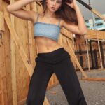Savannah Clarke Instagram - F I N D Y O U R C O U R A G E ___________________________________ Life shrinks or expands In Proportion to one’s courage. ____________________________________ #denimtops #MyFavBlackPants #FitForTheDay#DenimShoes #StreetsOfLA #WorkSite #PhotosByMe #TheEveryDayProject #AussieInLA #quotesDaily #CourageToGrow #FindYourCourage ___________________________________ West Hollywood CA