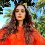 Savannah Clarke Instagram - T h I S _______________________________ Your heart knows So run in that direction __________________________________ #PalmTrees #BrightColours #GirlFriendsBeLike #Hollywood #HollywoodWalkOfFame #Stars #Eclipse #RoofTopView #eclipse2024🌘 #Sunshine #CaliVibes #Roses #MirrorSelfies #BalconyViews #Sunshine #CityOfAngels ___________________________________