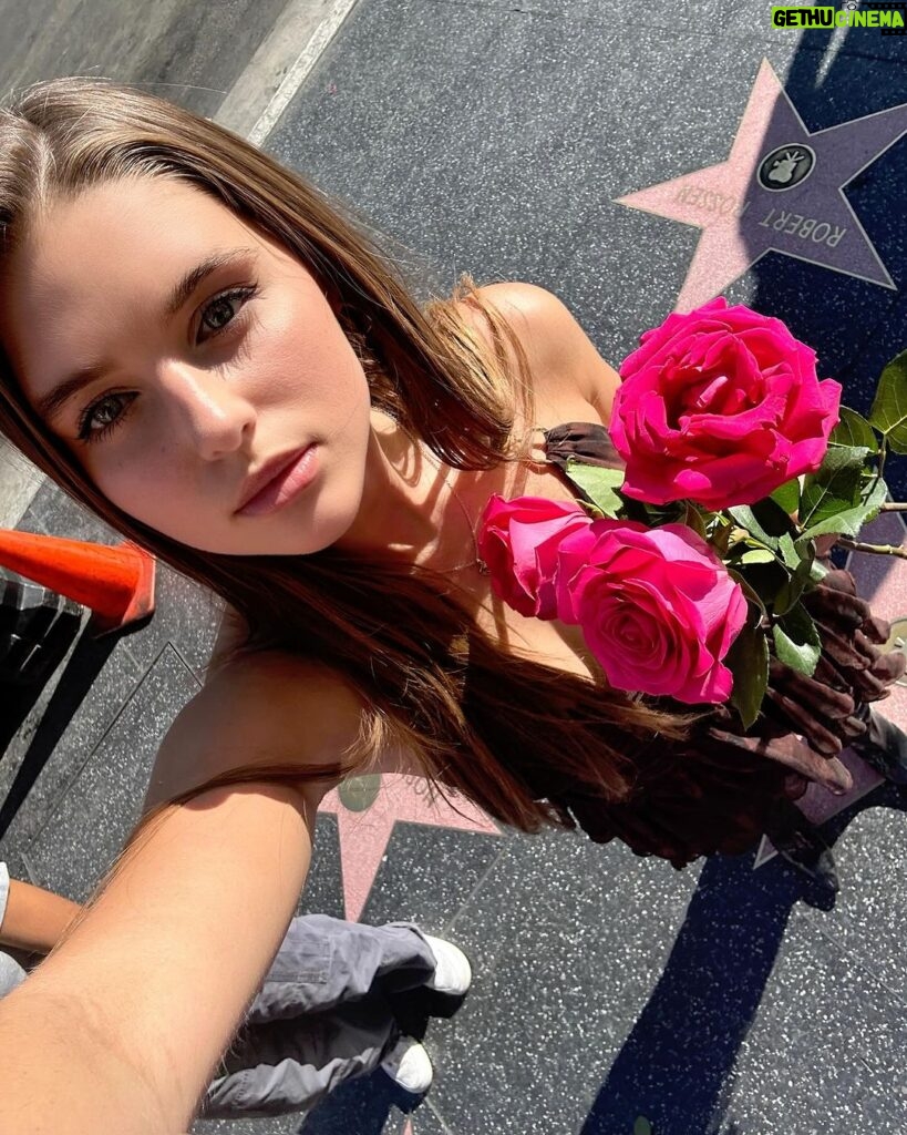 Savannah Clarke Instagram - T h I S _______________________________ Your heart knows So run in that direction __________________________________ #PalmTrees #BrightColours #GirlFriendsBeLike #Hollywood #HollywoodWalkOfFame #Stars #Eclipse #RoofTopView #eclipse2024🌘 #Sunshine #CaliVibes #Roses #MirrorSelfies #BalconyViews #Sunshine #CityOfAngels ___________________________________