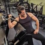 Scott Adkins Instagram - Putting Boyka through a leg session and finishing up with arms to get him ready for the new Kickboxer movie.