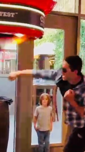 Scott Adkins Instagram - Wawan V Boyka at Claw BBQ Dubai on the punch machine. It’s all about technique! I dunno who got 855 but he’s certainly@got a good punch 😂 #boyka #wawanprotein #dubai #clawbbqdubai