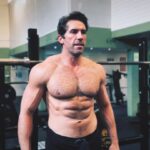 Scott Adkins Instagram - Training hard and making good gains with the help of @total_eclipse_bryan_ @legendsgymrugeley Full training video soon. @chucknorris is awesome 👊👊💪