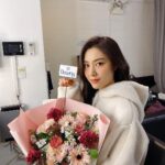Seo Ji-hye Instagram - 예뿐꽃 감사해욧😍 #다우니