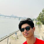 Shaan Instagram - In #ahmedabad for a Family Wedding.. we visited the #ɢᴀɴᴅʜɪᴀsʜʀᴀᴍ by the banks of the Sabarmati River .. sharing some pics ..:)) 🤗 @radhikashaan @sohamukherji @maahiforyou