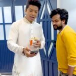 Shaan Instagram - #SundayFunday with @styles__arun 😂.. kahi se toh paise aayengey 🙈😂😂😂