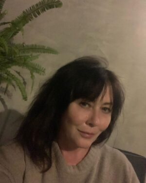Shannen Doherty Instagram - 21 days of a reset diet and today was my cheat meal.  After no carbs, no sugar and clean eating from @sunfare  I dived into fries, bread and wine. Oh and dessert.  Loved my cheat meal but honestly, it felt like work. Right now, I just want to be the best version of myself. Not sure what that is but I know eating right is the start. Tomorrow I go back to my clean eating but for now, I will enjoy one more dessert!