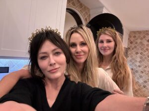 Shannen Doherty Instagram - 3 great strong women. Exactly what I want going into the new year.