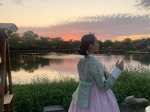 Shin Hye-sun Instagram - 이제 곧 만나요...🥰