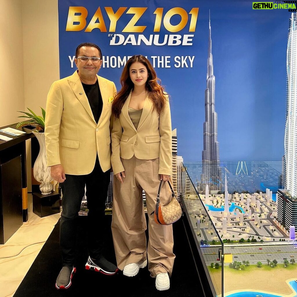 Shobhita Rana Instagram - The 1% Man of Dubai, Mr. @rizwan.sajan sir Thank you for having me over at @danubeproperties 🤝🇦🇪 #Bayz101byDanube #RizwanSajan #Danubeproperties #Dubairealestate Danube Properties