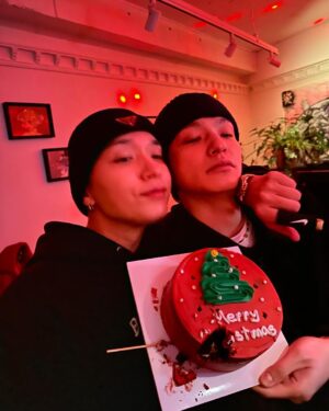 Simon Dominic Instagram - 잘가라 2023 그리고 여러분 모두 happy new year!