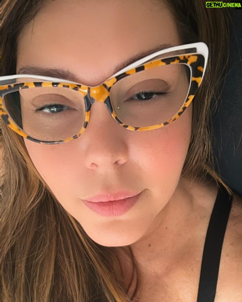 Simony Instagram - Bom dia!!! Por aqui vai tudo bem ❤️ Jana obrigada amei meus óculos 🫶🏻🫶🏻🫶🏻🫶🏻🫶🏻@griffejanamarques.