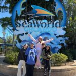 Simony Instagram - Que delícia estar hoje aqui no @SeaWorldOrlandoBR tem várias montanhas russas diferente, fora os golfinhos, baleia,tubarão muito incrível 😻. Muito obrigada @seaworldorlandobr e @roteirovip @mcryan @pybenelli @euayshabenelli @anthonybenellide Sea World In Orlando, Florida