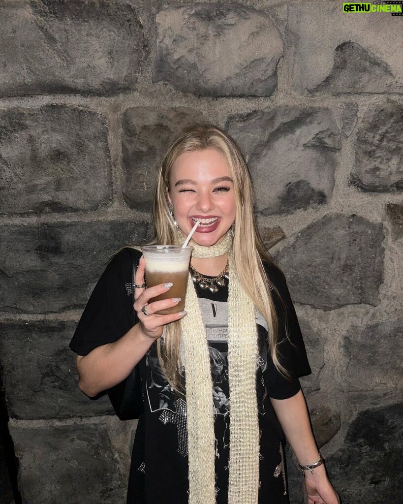Sofya Plotnikova Instagram - what a weekend🙊🖤✨ • My first horror night at @unistudios • First sip of butterbeer (new fav desert🫶🏼) • Fun times with new & old friends • Filled with lots of adrenaline • So much screaming to the point of loosing my voice🫠 Universal Studios Hollywood