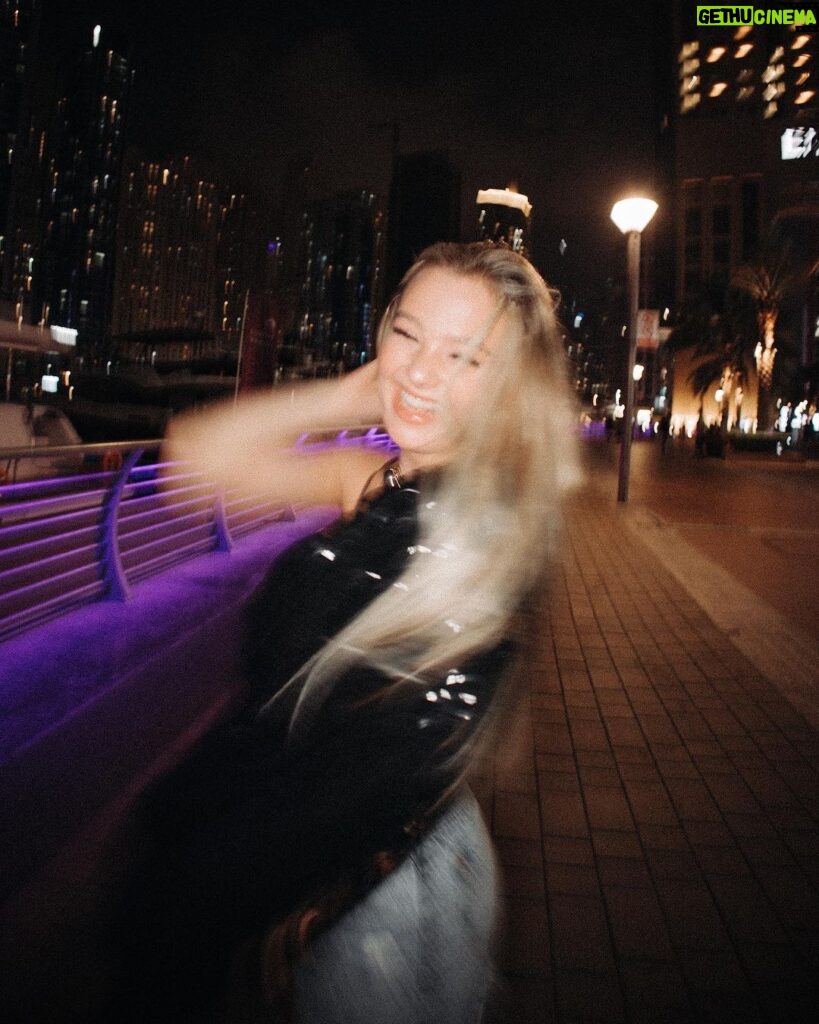 Sofya Plotnikova Instagram - after party in night Dubai💫🍾 ph by @plotnikovart United Arab Emirates