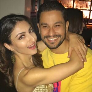 Soha Ali Khan Instagram - Yes, please ❤️