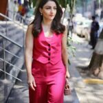 Soha Ali Khan Instagram - La vie en rose Stylist @kareenparwani Photographer @abhiyash_hajare Jewels @anaqajewels