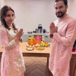 Soha Ali Khan Instagram - Wishing all of you, your families and loved ones a very Happy Diwali. Love Light Happiness and Peace 🪔