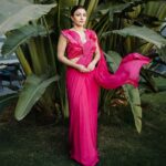 Soha Ali Khan Instagram - Branching out … 🍃 Styling @kareenparwani Outfit @reetiarneja Jewels @jet_gems Photography @whatknotin