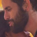 Sonia Abrão Instagram - BBB24: Alguém me explica como o MATTEUS vacilou desse jeito com a ISABELLE? Com o maior climão para um beijo de novela e ele foge da raia? Um tava se derretendo pelo outro nessa hora e ele pula fora? Tudo por causa da “falecida” Deniziane, que soltou a mão dele dentro do próprio jogo? Ah, amarelou total! E a CUNHÃ? Não sabe que mulher tbm pode tomar a iniciativa? Se tivesse feito isso, Alegrete não resistiria! Resultado: ficaram só na vontade e os brothers e nós (parte do público), apesar da torcida, não pudemos aplaudir a cena! Faltou borogodó!!! ☹️☹️😠🤷🏻‍♀️(Vídeo: @globoplay)