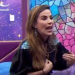 Sonia Abrão Instagram - BBB24: DEPOIS DO BIGFONE, OUTRA BRIGA FEIA DE YASMIN COM VANESSA!!! E A MODELO VOLTOU A FICAR CONTRA DAVI PQ RECEBEU PULSEIRA VERMELHA! SE ESSA PULSEIRA FOR DO BEM, YASMIN VAI QUEBRAR A CARA, pq todo esse estresse terá sido desnecessário! 🤦🏻‍♀️ (Imagens: Rede Globo) #SoniaAbrao #ATardeESua #CALONE #DBIPro