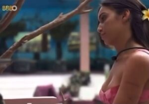 Sonia Abrão Instagram - BBB24! Chocada com essa declaração da VANESSA LOPES: “…será que eu surtei mesmo? … O dançarino profissional preto não tá do meu lado, nem o deficiente, nem o funkeiro.”. Melhor deixar na conta de um possível surto, porque isso é overdose de preconceito!!!🤦🏻‍♀️ Ilumina, Senhor! 🙏 (by @bbb)