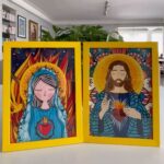 Sonia Abrão Instagram - Prometi mostrar e taí: o quadro de JESUS CRISTO, que ganhei do @alessandrolobianco - presente fofo do “Amigo da Onça” de Natal - ao lado do quadro de NOSSA SENHORA, que ele já havia me dado em setembro! Agora juntinhos e lindos! E seguimos na fé! 🙏🙏❤️❤️