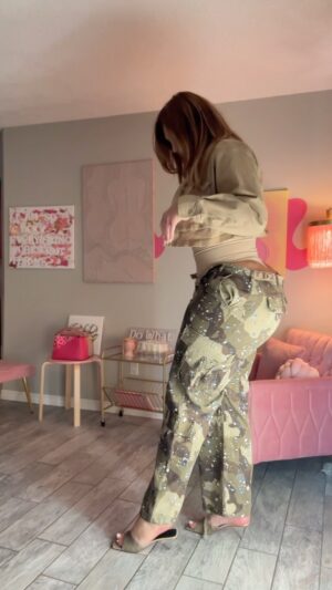 Sophie Hall Instagram - When you’ve gained weight, but you make it work
