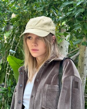 Suki Waterhouse Instagram - no words for how grateful I am to all of you for listening. thank you so much ❤️

have yourself a merry little christmas out now ❤️ all proceeds go to @asenseofhomeorg who strives to prevent homelessness by creating first-ever homes for youth aging out of foster care. 

happy early xmas 🥰