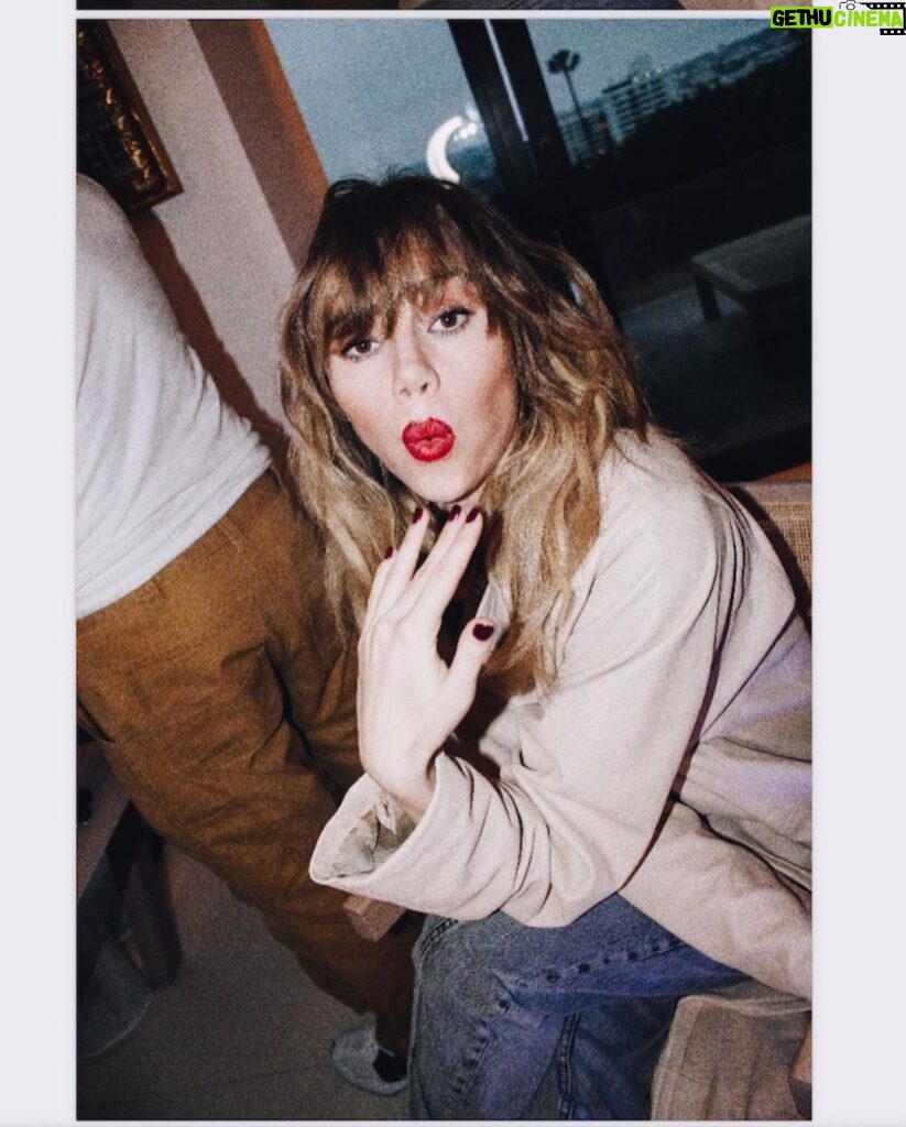 Suki Waterhouse Instagram - @yslbeauty #yslbeautypartner #yslbeauty @vanityfair