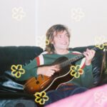 Suki Waterhouse Instagram - @daisyjonesandthesix on 🌼 film!
