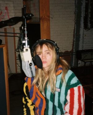 Suki Waterhouse Instagram - it’s* done
(the album!!)