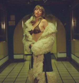 Suki Waterhouse Instagram - OMG! Is out now on all platforms. The love on this one has been so heartwarming ❤️ thank you