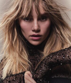 Suki Waterhouse Instagram - @harpersbazaares ❤️
@inmajimenezbazaar 
Words: @celcuervo
Photographer: @nicolasvalois
Stylist: @claudialaukamp
Producer: @beamvelasco
Hair: @johnnollet
Make Up: @patrickta