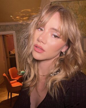 Suki Waterhouse Instagram - 
