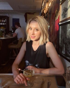 Taissa Farmiga Instagram - 🍸series

📸🤍: @melaniekmoore