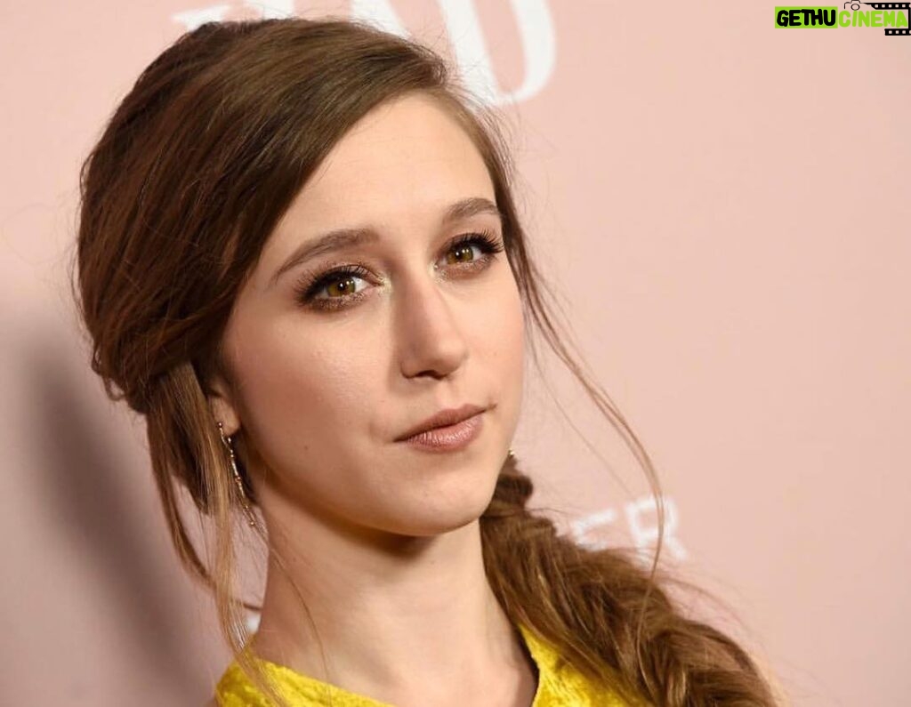 Taissa Farmiga Instagram - A little pic from last night’s @whattheyhad special screening. I am so proud to be a part of this beautiful film. Thank you @elizabethchomko for letting me join your family and help tell this intimate and touching story. You made an incredible film and those memories are captured forever. . . As always, feeling gorgeous because of some very lovely people @eleanormakeup @brianfisherhair @micaela 🙏🏼💋