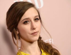 Taissa Farmiga Instagram - A little pic from last night’s @whattheyhad special screening. I am so proud to be a part of this beautiful film. Thank you @elizabethchomko for letting me join your family and help tell this intimate and touching story. You made an incredible film and those memories are captured forever. .
.
As always, feeling gorgeous because of some very lovely people @eleanormakeup @brianfisherhair @micaela 🙏🏼💋