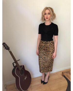 Taissa Farmiga Instagram - Paleyfest panel from Sunday! Where my mouth kept gaping like a fish as I tried to hold back all of @thetwilightzone secrets that were swirling on the tip of my tongue. At least #TheTwilightZone airs soon, starting April 1st on @cbsallaccess!
.
.
Styling 👠 @micaela, Hair 💆🏼‍♀️ @brianfisherhair, Makeup💄 @eleanormakeup 🧡