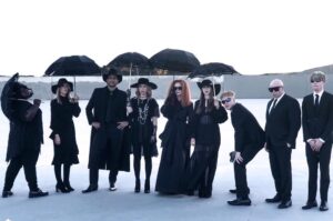 Taissa Farmiga Instagram - 🖤☂️ #ahs8