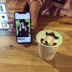 Taissa Farmiga Instagram - 💯 every time. Thank you to the master artist, @baristabrian! #tiff2018 #ZoeBenson